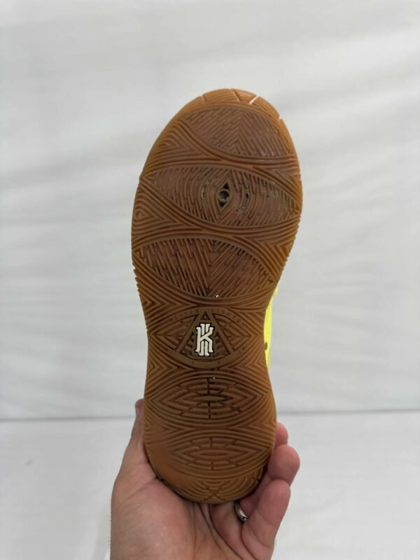 NIKE KYRIE 5 SPONGEBOB