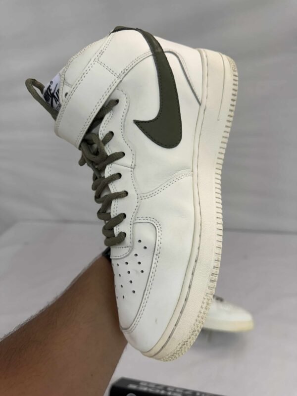 NIKE AIR FORCE 1 MID