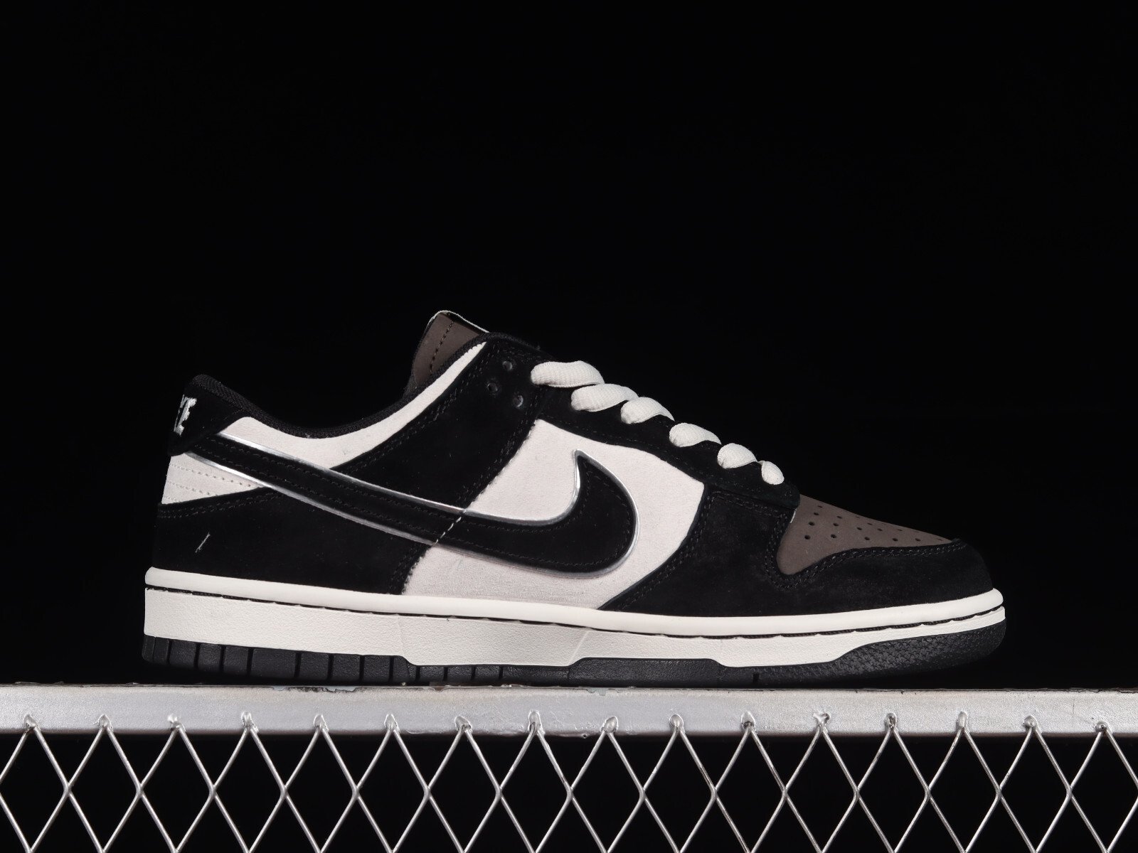 Otomo Katsuhiro x Nike SB Dunk Low Steamboy