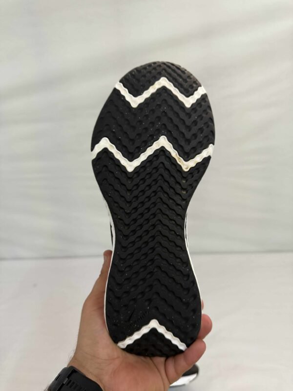 Nike Revolution 5 Wide