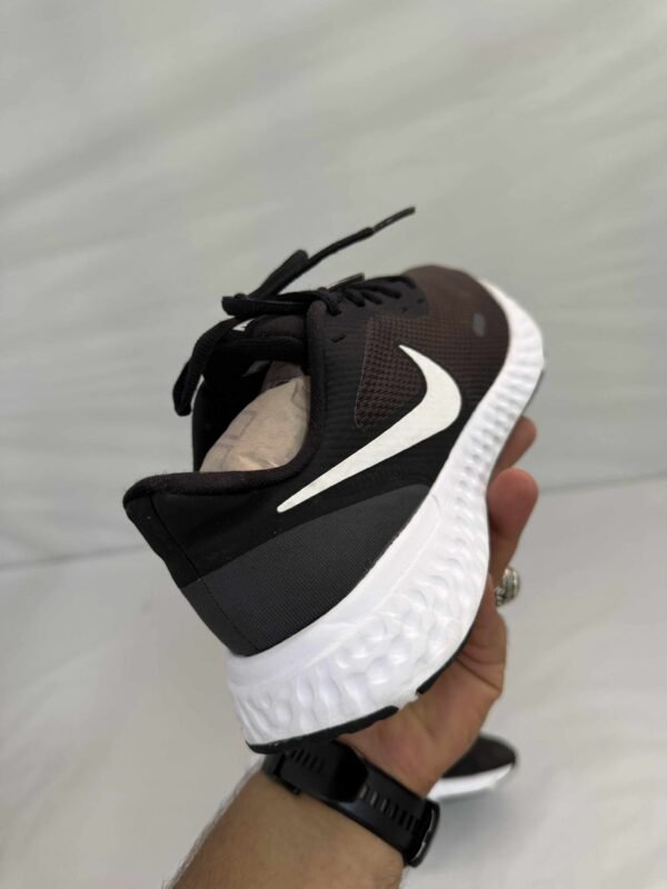 Nike Revolution 5 Wide